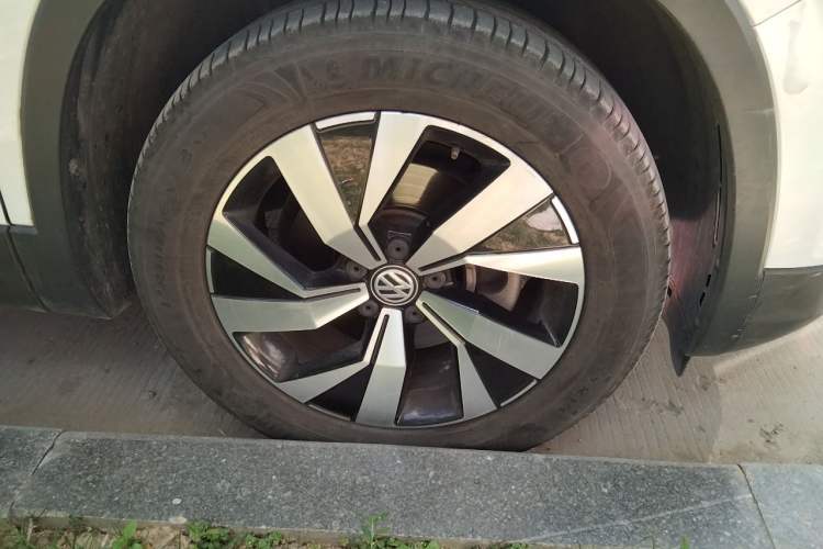 Used Volkswagen Tayron 2019 330TSI Four-Wheel Drive Luxury Version China VI Standard Right Front Wheel Hub