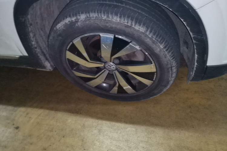 Used Volkswagen Tayron 2019 330TSI Two-Wheel Drive Luxury Model China VI Standard Right Front Wheel Hub