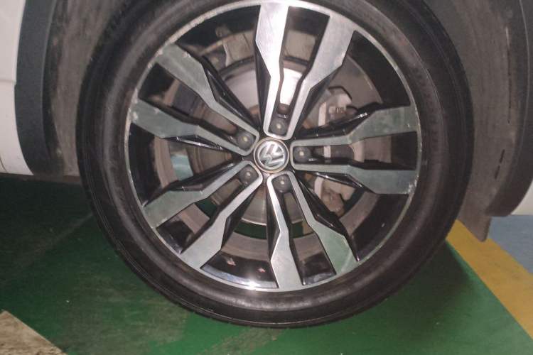 Used Volkswagen Tayron 2019 380TSI All-Wheel Drive R-Line China V-standard Right Front Wheel Hub