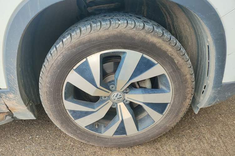 Used Volkswagen Tayron 2019 Teramont Edition 280TSI Two-Wheel Drive Luxury Model China VI Standard Right Front Wheel Hub