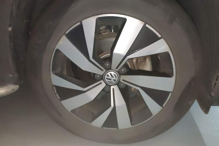 Used Volkswagen Tayron 2019 Teramont Edition 280TSI Two-Wheel Drive Luxury Model China VI Standard Right Front Wheel Hub