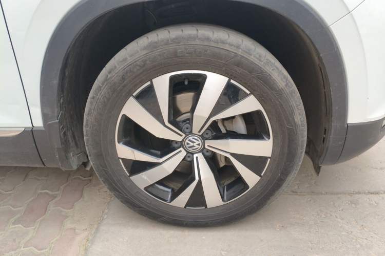 Used Volkswagen Tayron 2019 330TSI Two-Wheel Drive Luxury Model China VI Standard Right Front Wheel Hub