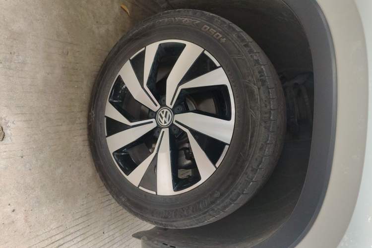 Used Volkswagen Tayron 2019 Teramont Edition 280TSI Two-Wheel Drive Luxury Model China VI Standard Right Front Wheel Hub