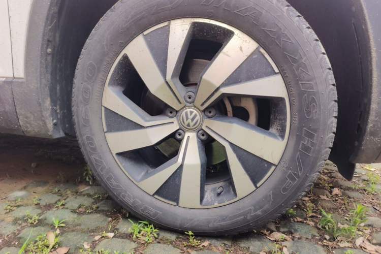 Used Volkswagen Tayron 2019 330TSI Two-Wheel-Drive Luxury Version China V Emission Standard Right Front Wheel Hub
