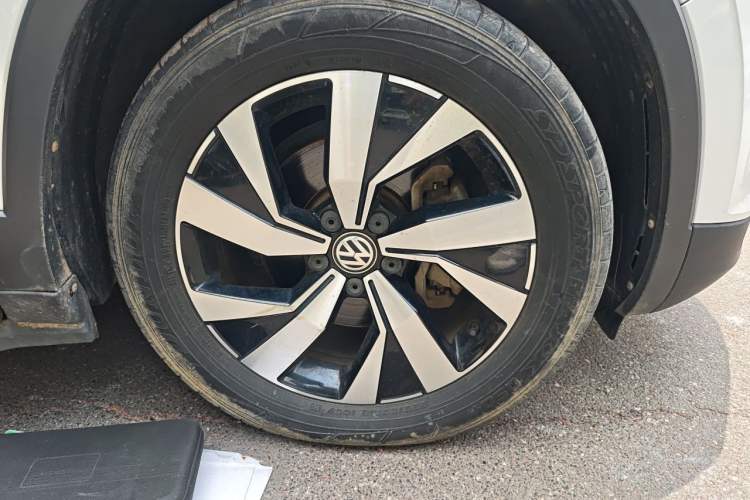 Used Volkswagen Tayron 2019 330TSI Two-Wheel Drive Luxury Model China VI Standard Right Front Wheel Hub