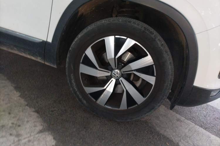 Used Volkswagen Tayron 2019 330TSI Two-Wheel Drive Luxury Model China VI Standard Right Front Wheel Hub