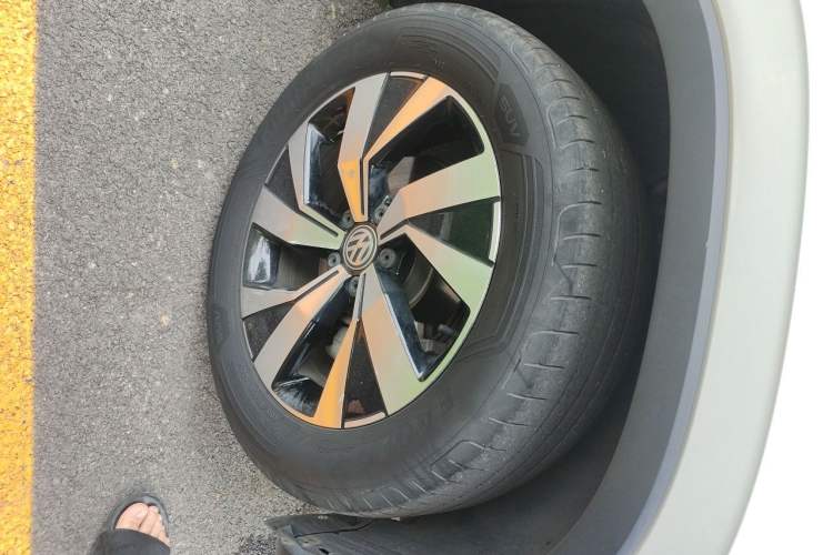 Used Volkswagen Tayron 2019 Teramont Edition 280TSI Two-Wheel Drive Luxury Model China VI Standard Right Front Wheel Hub