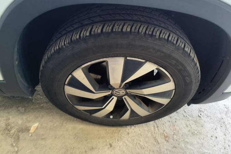 Used Volkswagen Tayron 2019 Teramont Edition 280TSI Two-Wheel Drive Luxury Model China VI Standard Right Front Wheel Hub
