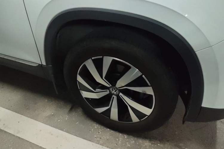 Used Volkswagen Tayron 2019 330TSI Two-Wheel Drive Luxury Model China VI Standard Right Front Wheel Hub