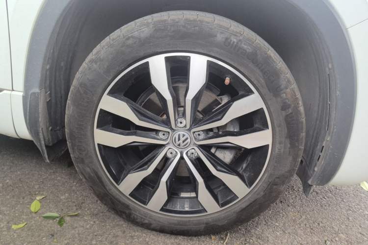 Used Volkswagen Tayron 2019 380TSI Four-Wheel Drive R-Line China VI-standard Right Front Wheel Hub