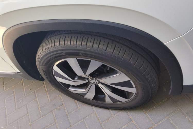 Used Volkswagen Tayron 2019 330TSI Two-Wheel Drive Luxury Model China VI Standard Right Front Wheel Hub