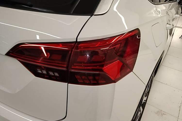 Used Volkswagen Tayron 2019 330TSI Two-Wheel Drive Luxury Model China VI Standard Right Rear Taillight