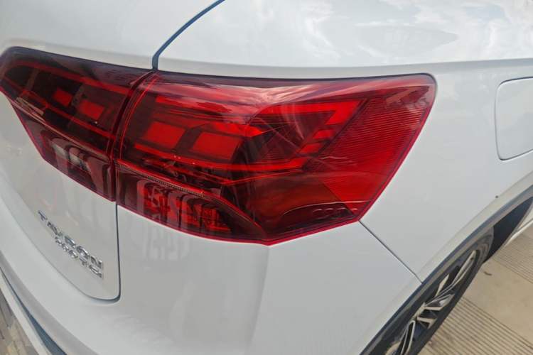 Used Volkswagen Tayron 2019 380TSI Four-Wheel Drive R-Line China VI-standard Right Rear Taillight