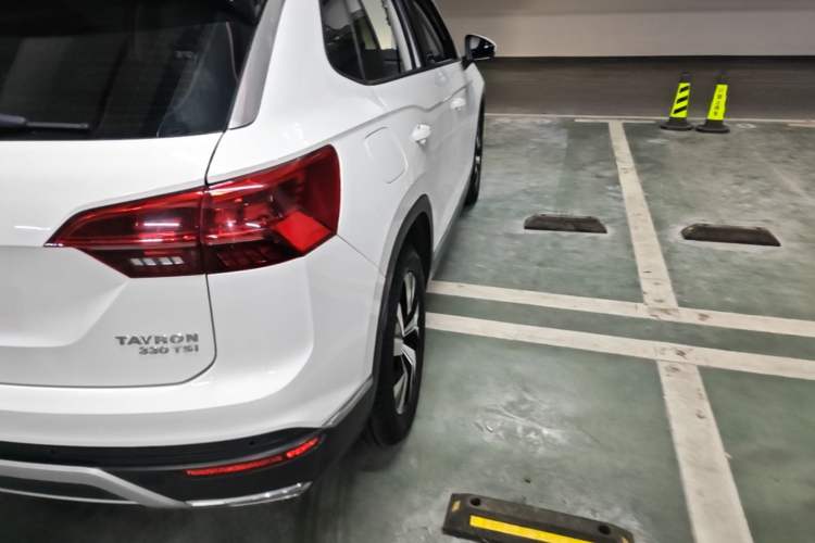 Used Volkswagen Tayron 2019 330TSI Two-Wheel-Drive Luxury Version China V Emission Standard Right Rear Taillight