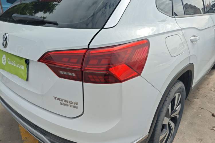 Used Volkswagen Tayron 2019 330TSI Two-Wheel-Drive Luxury Version China V Emission Standard Right Rear Taillight