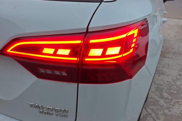 Used Volkswagen Tayron 2019 330TSI Two-Wheel Drive Luxury Model China VI Standard Right Rear Taillight