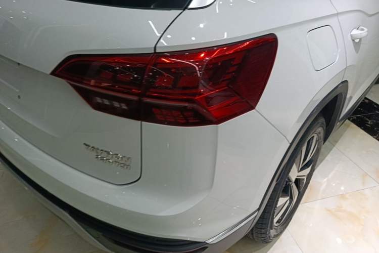 Used Volkswagen Tayron 2019 330TSI Two-Wheel Drive Luxury Model China VI Standard Right Rear Taillight