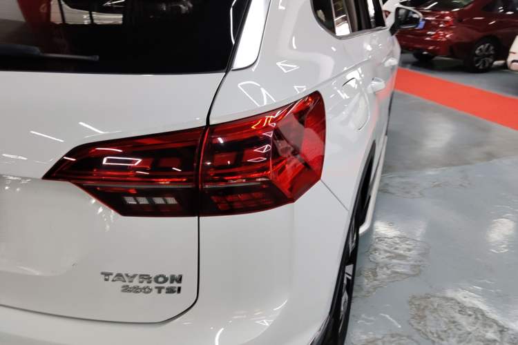 Used Volkswagen Tayron 2019 Teramont Edition 280TSI Two-Wheel Drive Luxury Model China VI Standard Right Rear Taillight