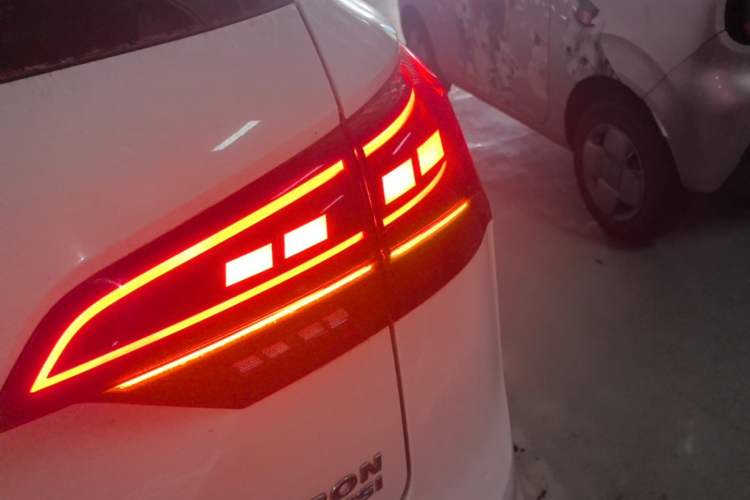 Used Volkswagen Tayron 2019 380TSI All-Wheel Drive R-Line China V-standard Right Rear Taillight