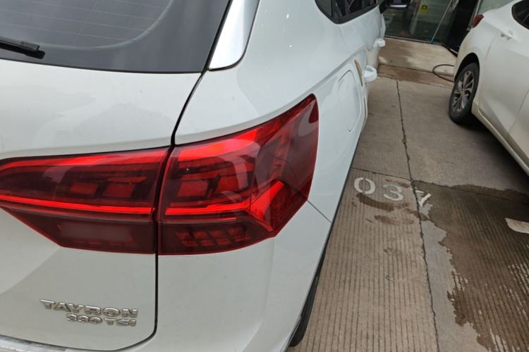 Used Volkswagen Tayron 2019 330TSI Two-Wheel-Drive Luxury Version China V Emission Standard Right Rear Taillight