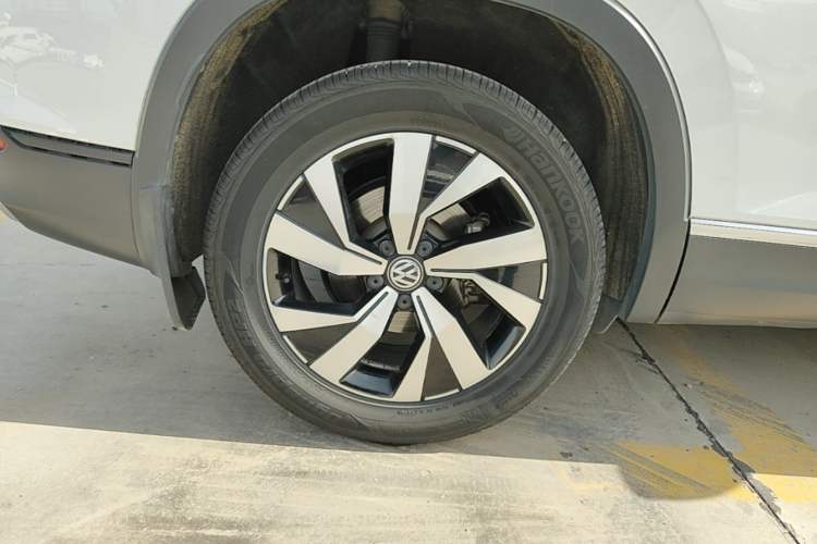 Used Volkswagen Tayron 2019 Teramont Edition 280TSI Two-Wheel Drive Luxury Model China VI Standard Right Rear Wheel Hub