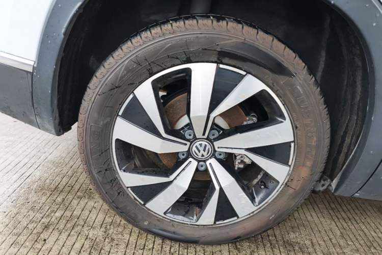 Used Volkswagen Tayron 2019 330TSI Two-Wheel Drive Luxury Model China VI Standard Right Rear Wheel Hub