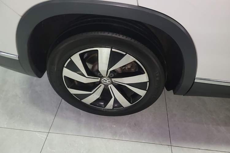 Used Volkswagen Tayron 2019 330TSI Four-Wheel Drive Luxury Version China VI Standard Right Rear Wheel Hub