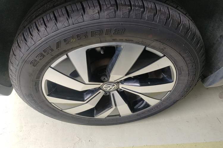 Used Volkswagen Tayron 2019 330TSI Two-Wheel Drive Luxury Model China VI Standard Right Rear Wheel Hub