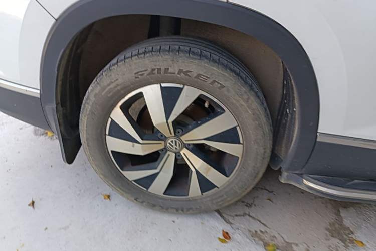 Used Volkswagen Tayron 2019 Teramont Edition 280TSI Two-Wheel Drive Luxury Model China VI Standard Right Rear Wheel Hub