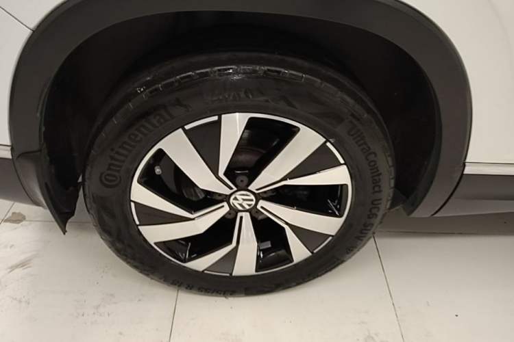 Used Volkswagen Tayron 2019 330TSI Two-Wheel Drive Luxury Model China VI Standard Right Rear Wheel Hub