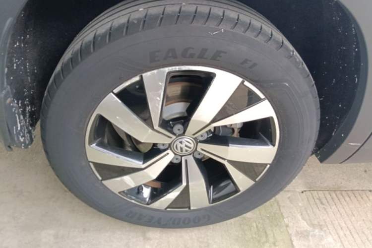 Used Volkswagen Tayron 2019 330TSI Four-Wheel Drive Luxury Version China V Standard Right Rear Wheel Hub