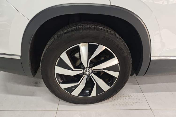 Used Volkswagen Tayron 2019 330TSI Two-Wheel Drive Luxury Model China VI Standard Right Rear Wheel Hub