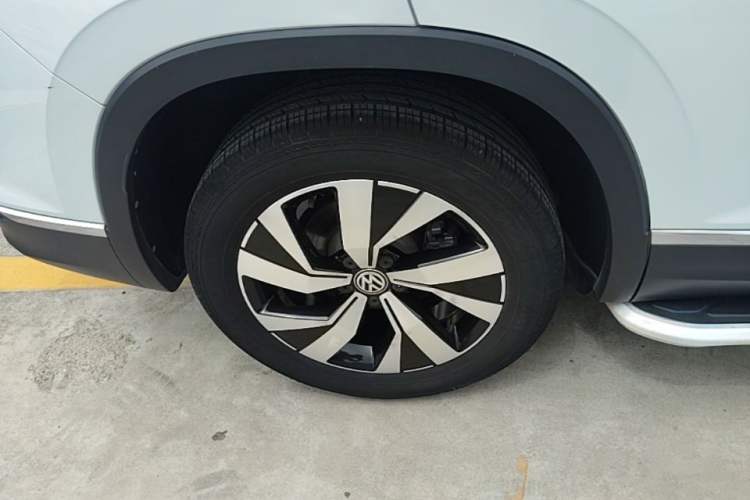 Used Volkswagen Tayron 2019 330TSI Two-Wheel Drive Luxury Model China VI Standard Right Rear Wheel Hub