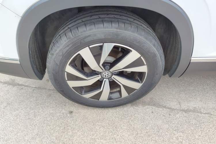 Used Volkswagen Tayron 2019 330TSI Two-Wheel Drive Luxury Model China VI Standard Right Rear Wheel Hub