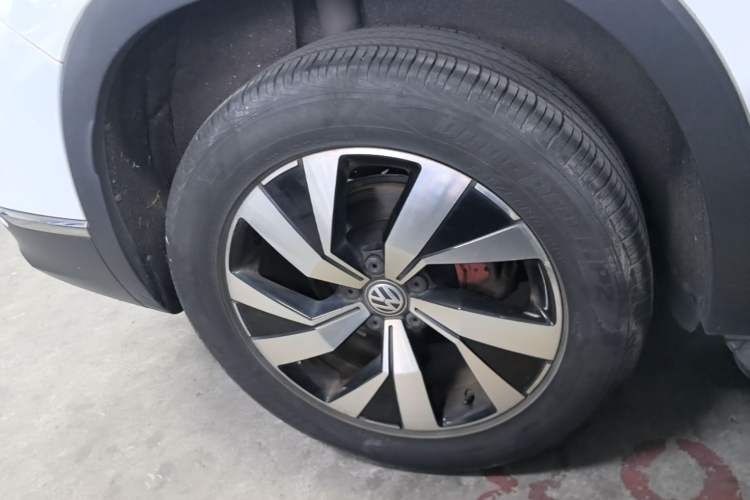 Used Volkswagen Tayron 2019 330TSI Four-Wheel Drive Luxury Version China V Standard Right Rear Wheel Hub