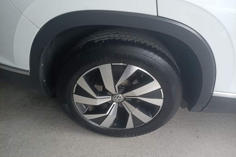 Used Volkswagen Tayron 2019 330TSI Four-Wheel Drive Luxury Version China V Standard Right Rear Wheel Hub