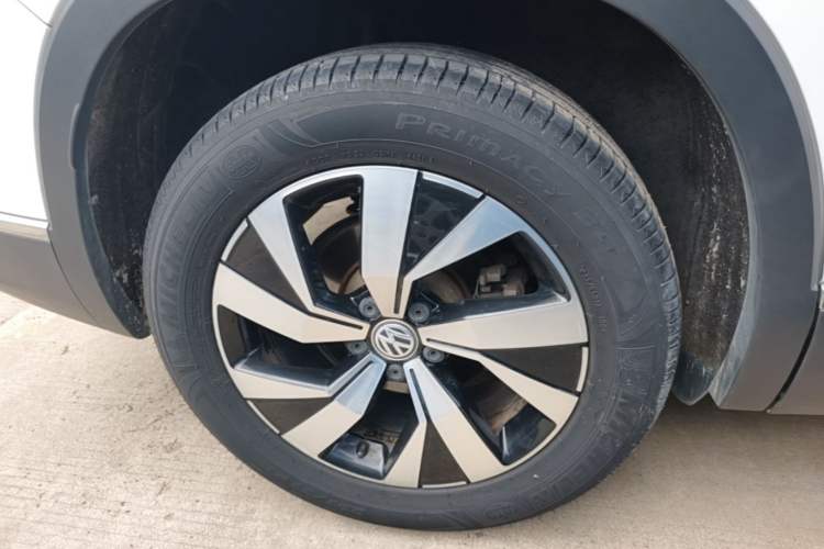 Used Volkswagen Tayron 2019 330TSI Two-Wheel Drive Luxury Model China VI Standard Right Rear Wheel Hub