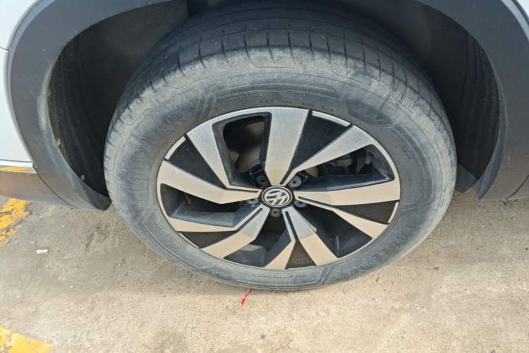 Used Volkswagen Tayron 2019 330TSI Two-Wheel-Drive Luxury Version China V Emission Standard Right Rear Wheel Hub