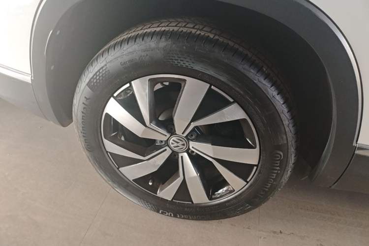 Used Volkswagen Tayron 2019 Teramont Edition 280TSI Two-Wheel Drive Luxury Model China VI Standard Right Rear Wheel Hub