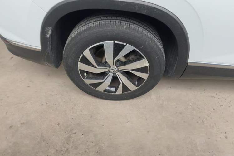 Used Volkswagen Tayron 2019 330TSI Two-Wheel Drive Luxury Model China VI Standard Right Rear Wheel Hub