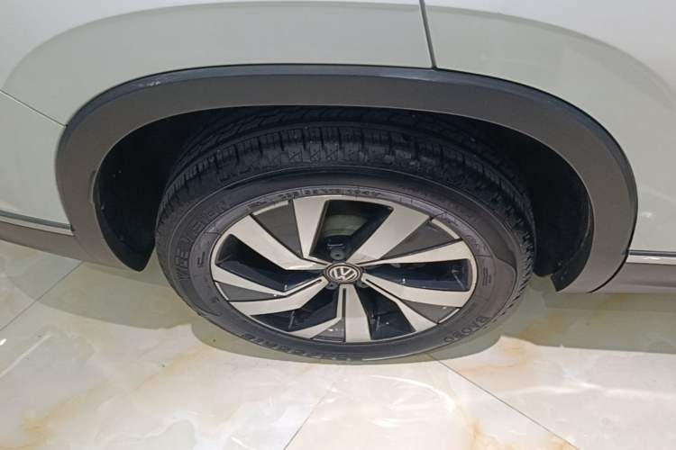 Used Volkswagen Tayron 2019 330TSI Two-Wheel Drive Luxury Model China VI Standard Right Rear Wheel Hub