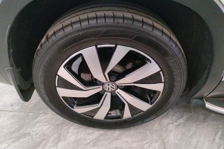 Used Volkswagen Tayron 2019 Teramont Edition 280TSI Two-Wheel Drive Luxury Model China VI Standard Right Rear Wheel Hub