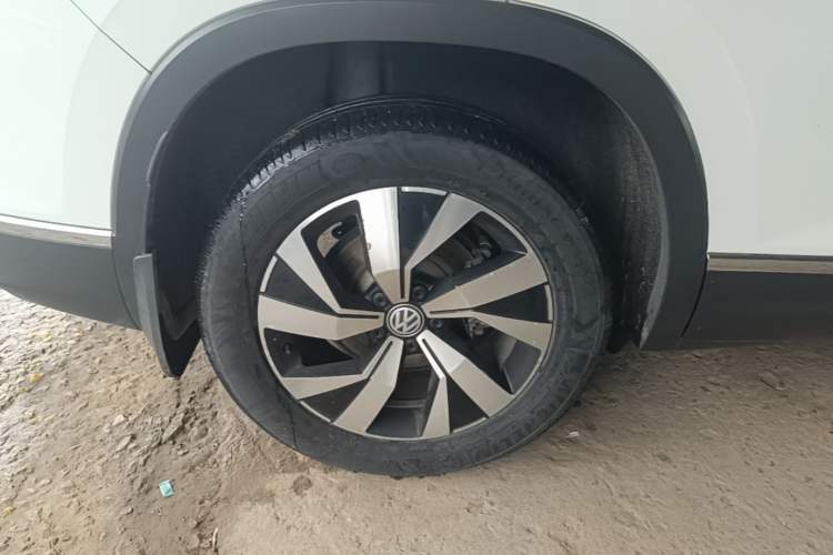 Used Volkswagen Tayron 2019 330TSI Four-Wheel Drive Luxury Version China V Standard Right Rear Wheel Hub