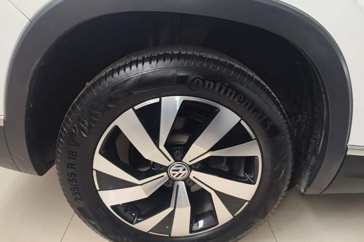 Used Volkswagen Tayron 2019 330TSI Two-Wheel Drive Luxury Model China VI Standard Right Rear Wheel Hub
