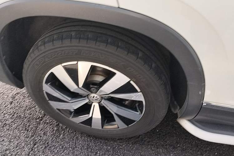 Used Volkswagen Tayron 2019 330TSI Two-Wheel Drive Luxury Model China VI Standard Right Rear Wheel Hub