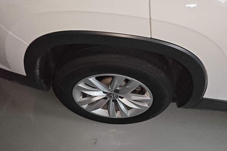 Used Volkswagen Tayron 2019 Teramont Edition 280TSI Two-Wheel Drive Comfort Model China VI Standard Right Rear Wheel Hub