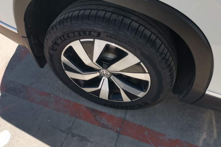 Used Volkswagen Tayron 2019 330TSI Two-Wheel Drive Luxury Model China VI Standard Right Rear Wheel Hub