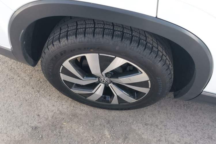 Used Volkswagen Tayron 2019 Teramont Edition 280TSI Two-Wheel Drive Luxury Model China VI Standard Right Rear Wheel Hub