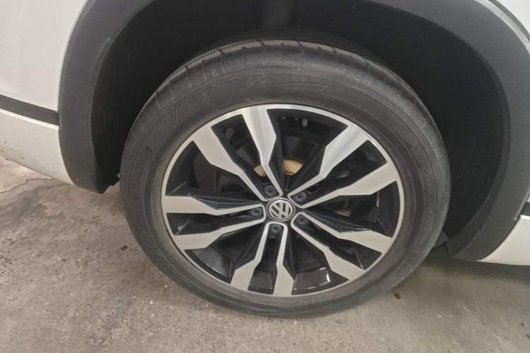 Used Volkswagen Tayron 2019 380TSI Four-Wheel Drive R-Line China VI-standard Right Rear Wheel Hub