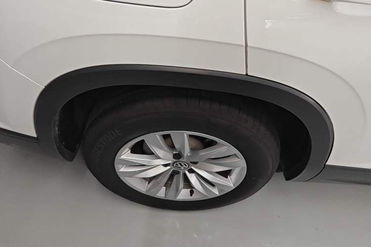 Used Volkswagen Tayron 2019 Teramont Edition 280TSI Two-Wheel Drive Comfort Model China VI Standard Right Rear Wheel Hub
